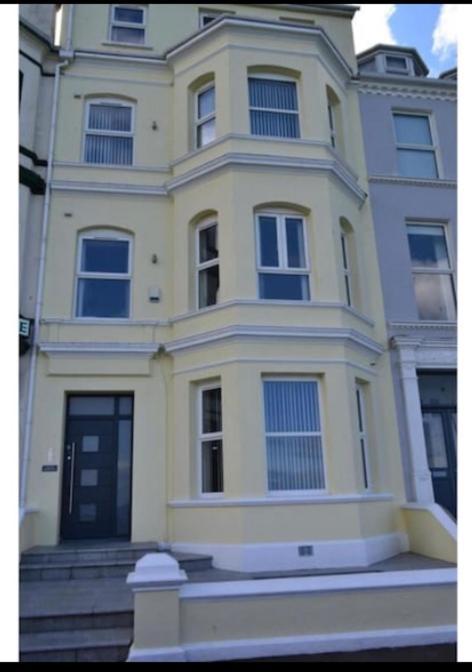 7 Heaven Apartments Portrush Exterior photo